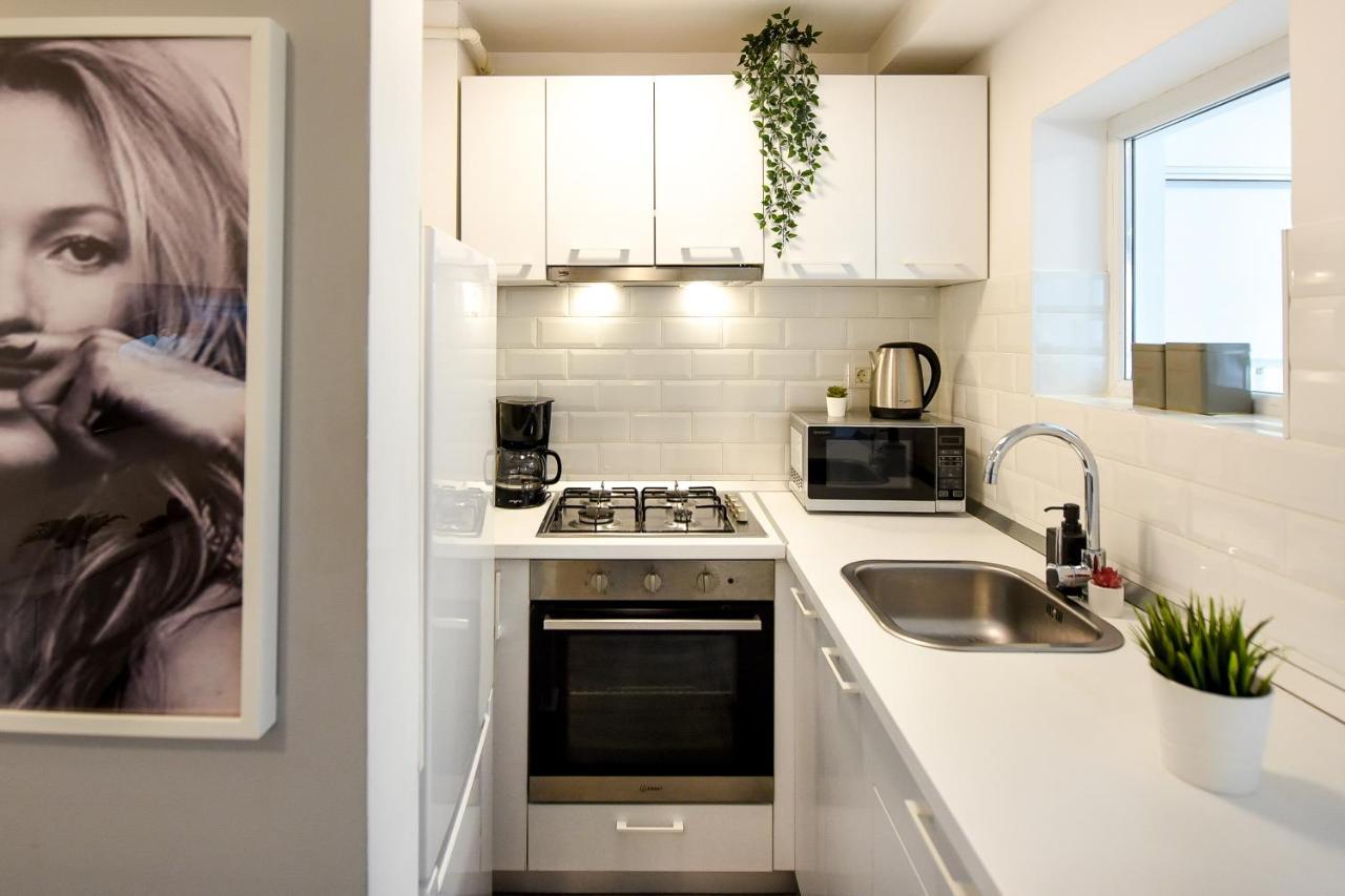 Spacious 1Br In The City Center - Amazing For Extended Stays Bucareste Exterior foto