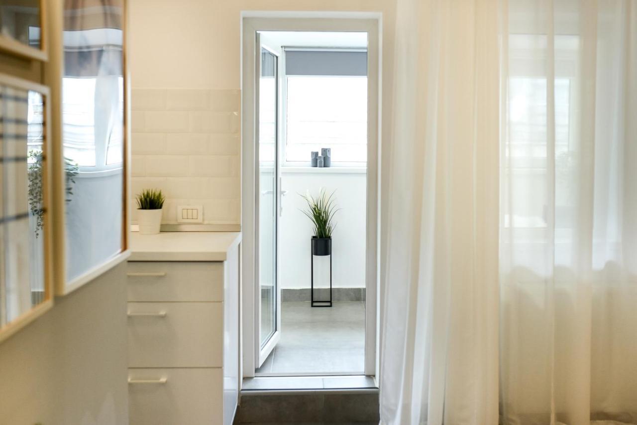 Spacious 1Br In The City Center - Amazing For Extended Stays Bucareste Exterior foto