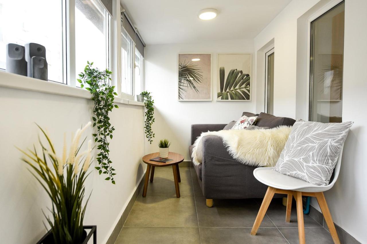 Spacious 1Br In The City Center - Amazing For Extended Stays Bucareste Exterior foto