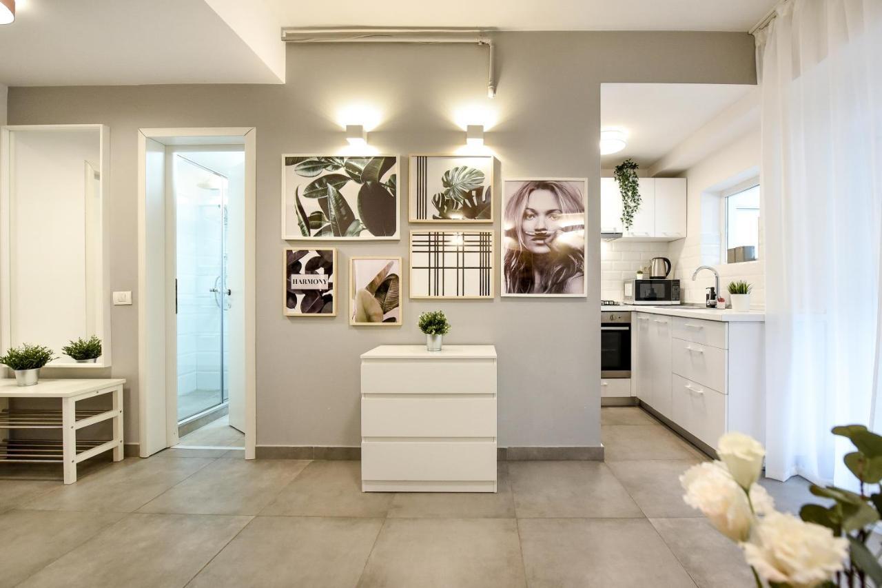 Spacious 1Br In The City Center - Amazing For Extended Stays Bucareste Exterior foto